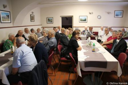 Slavnostna podelitev priznanj in cvetja diamantnim in zlatim parom (2)